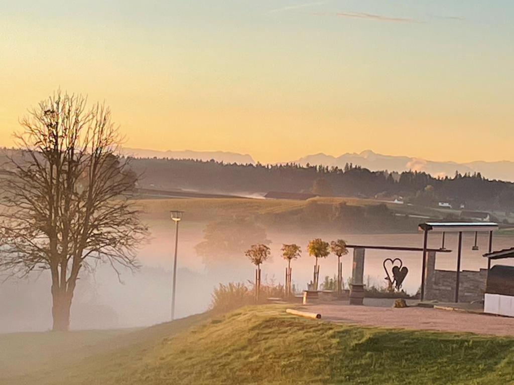 Landgasthaus Zur Linde Pleiskirchen Eksteriør billede